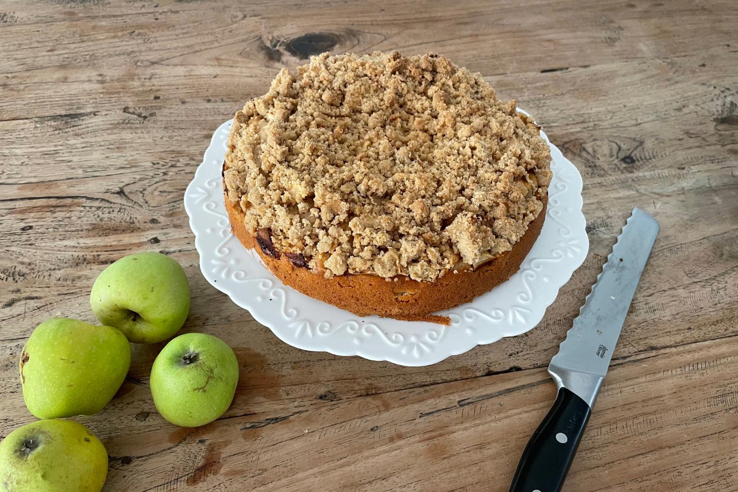 Apfelkuchen mit Marzipanstreusel