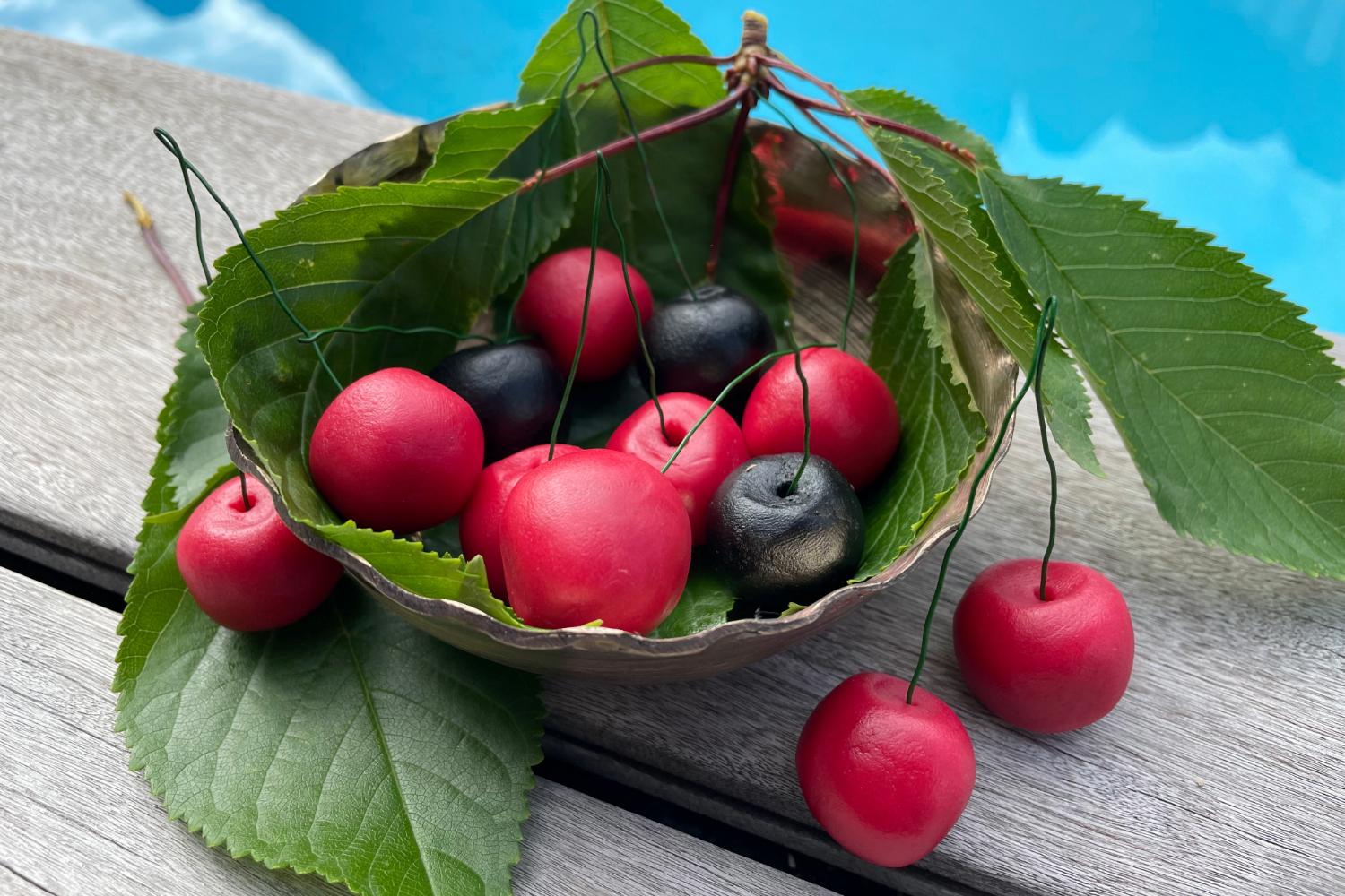 Kirschen modellieren mit Marzipan Anleitung