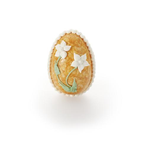 Mandel Nougat Ei dekoriert