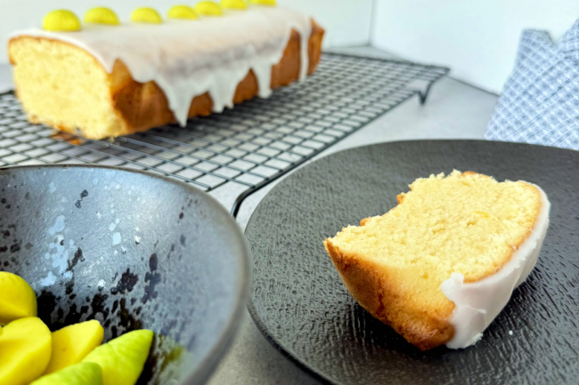Zitronencake mit Olo Decor